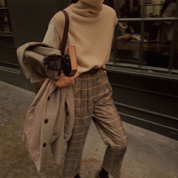 DARK ACADEMIA MYSTERY BOX - Picture 8 of 16